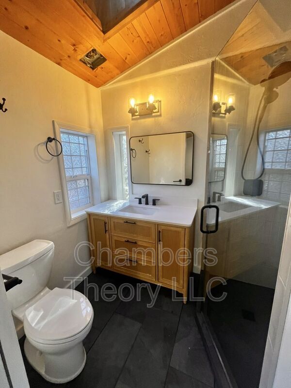 Building Photo - 1252 NW Milwaukee Ave