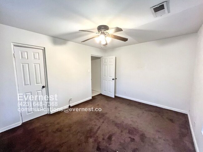 Building Photo - 1527 Kirby Ave