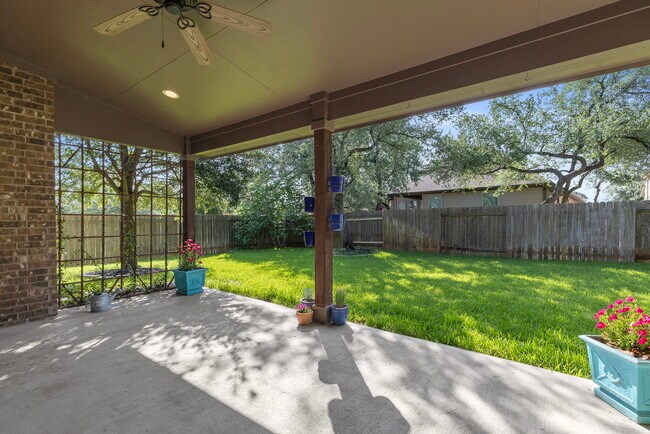 Building Photo - 2406 Sweetwater Ln