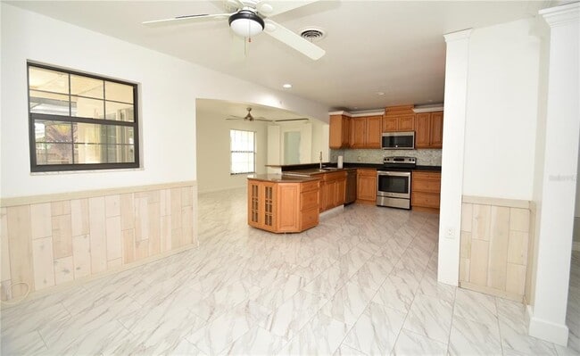 Building Photo - 1313 Mango Ave