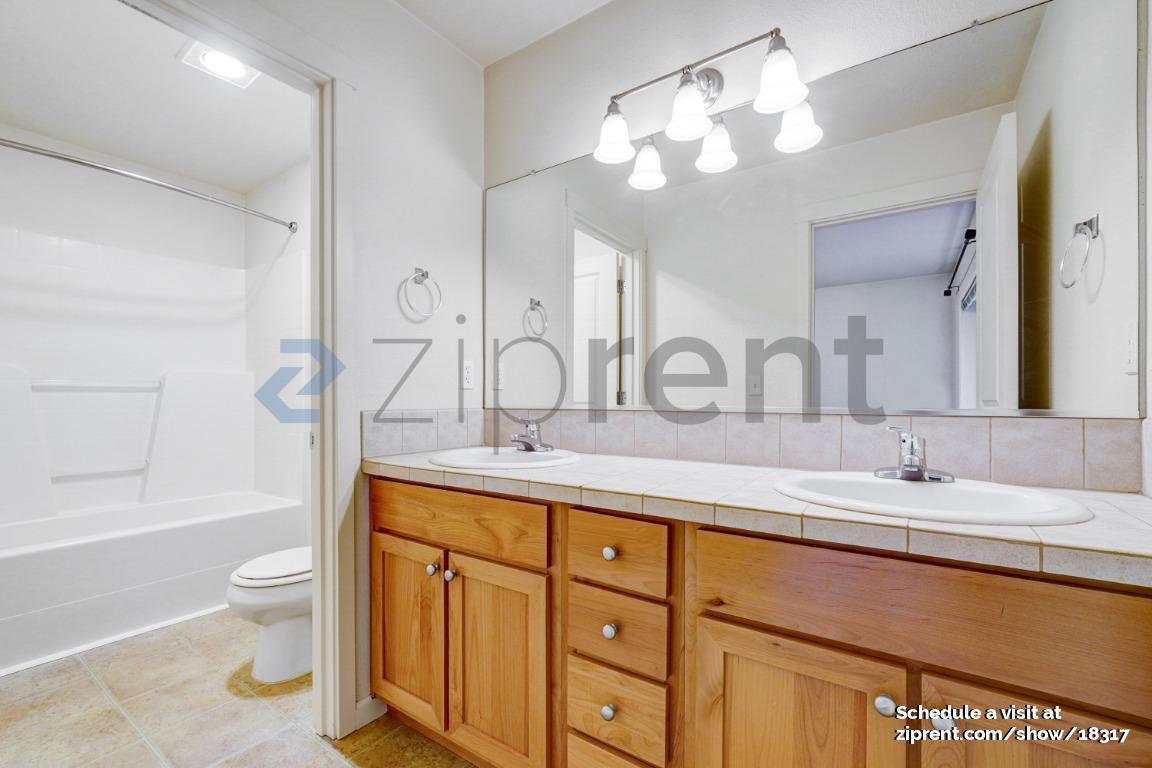 Building Photo - 2729 Rossiter Ln