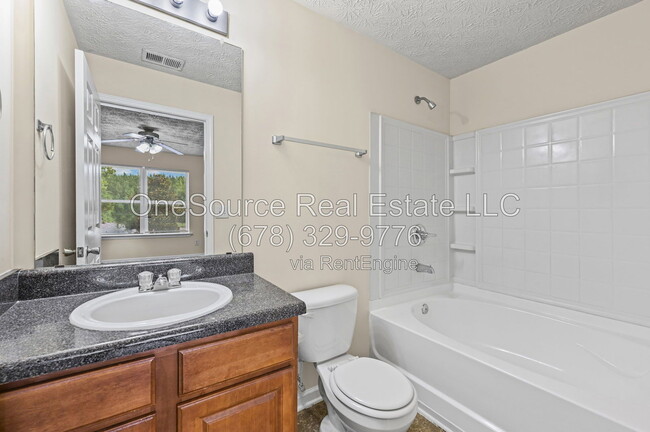 Building Photo - 3202 Fairington Club Dr