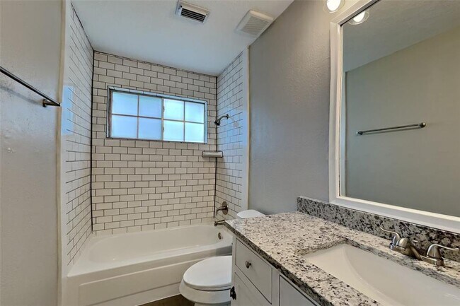 Building Photo - 5011 Greenriver Valley Dr
