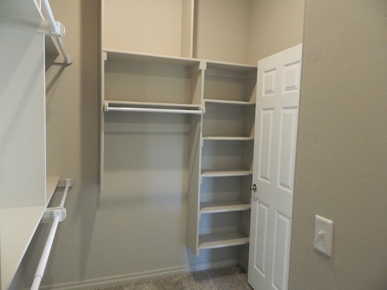 Building Photo - 5232 Lannister Ln