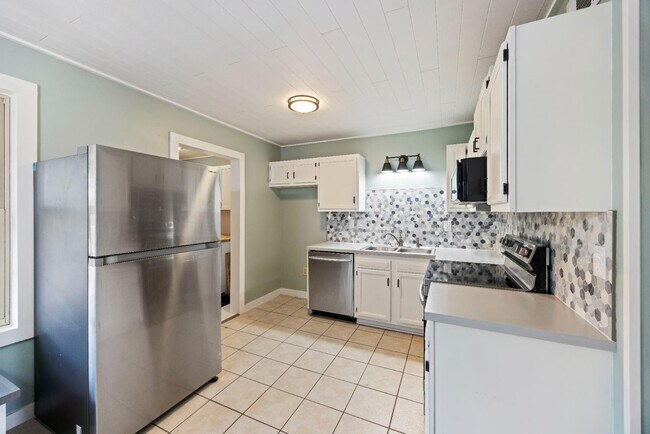 Building Photo - 1016 Monticello Dr