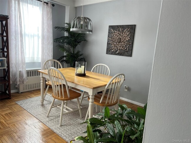 Building Photo - 10 Lake St