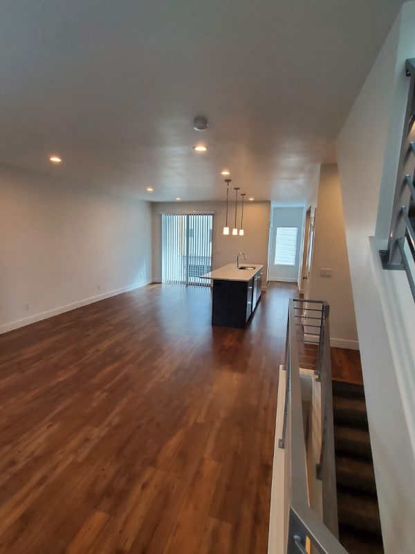 Building Photo - 2183 525 W