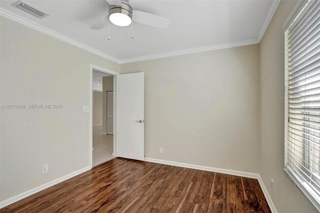 Building Photo - 10219 NW 48th Manor