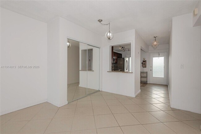 Building Photo - 440 Paradise Isle Blvd