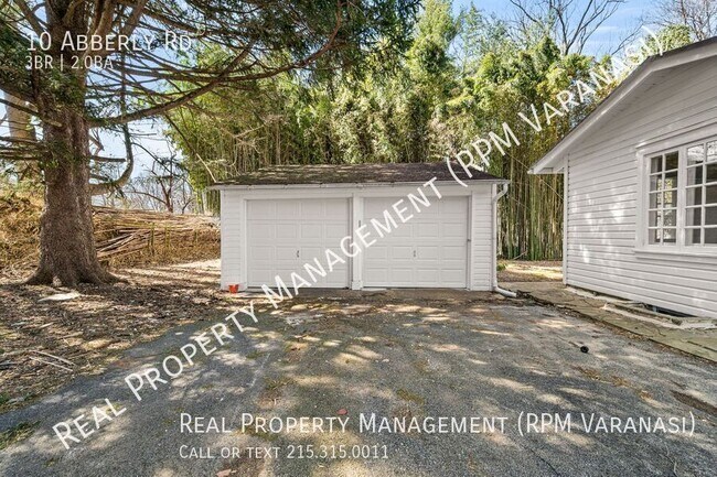 Building Photo - 10 Abberly Rd