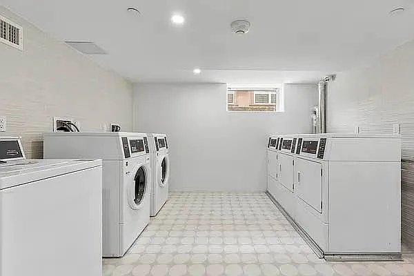 Building Photo - 2 bedroom in BRONX NY 10463
