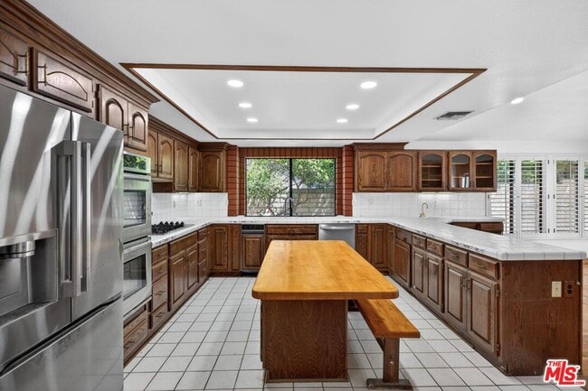 Building Photo - 7652 Quimby Ave