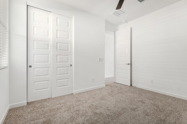 Building Photo - 17824 W Vogel Ave