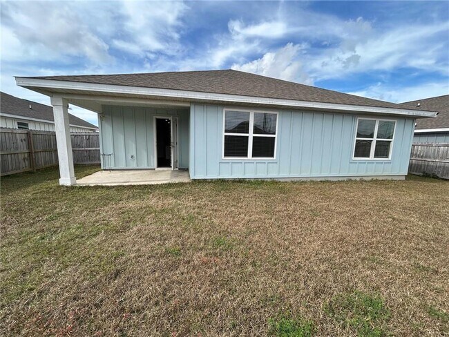 Building Photo - 20866 Petal Dr