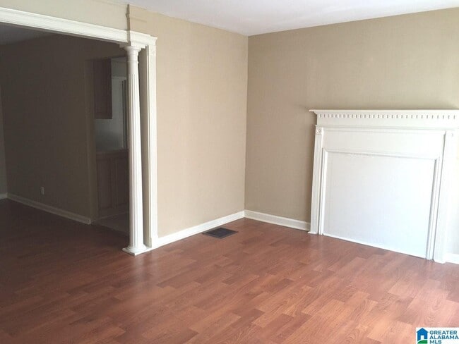 Building Photo - 8132 10th Ave S