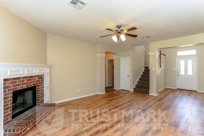 Building Photo - 212 Crowfoot Dr