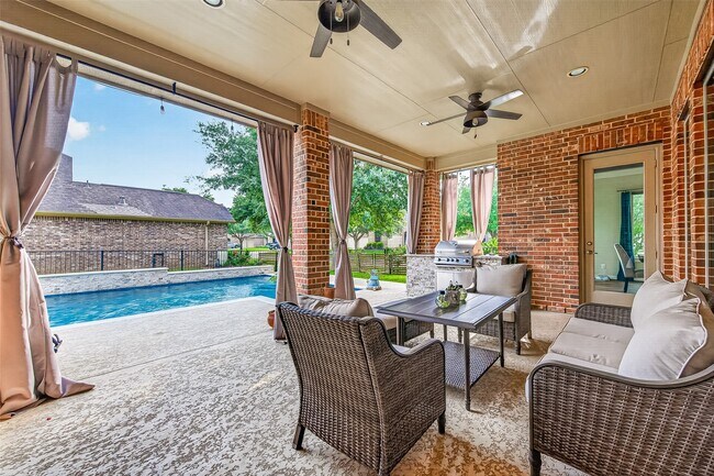 Building Photo - 32607 Wingfoot Cir