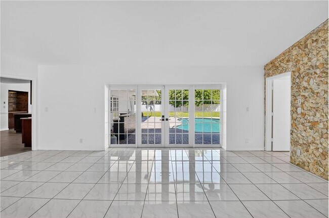 Building Photo - 1599 NW 14th Ave