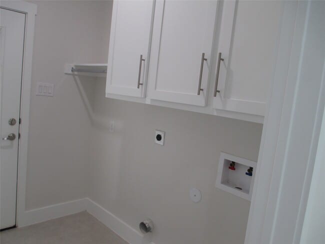 Building Photo - 1209 Elm St