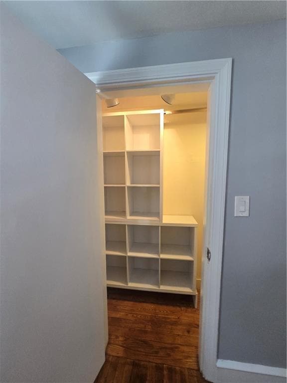 Building Photo - 930 Elm St