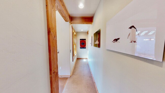 Building Photo - Luxurious and comfortable living experience
