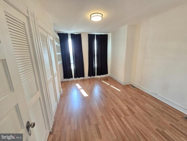 Building Photo - 128 S Ellwood Ave