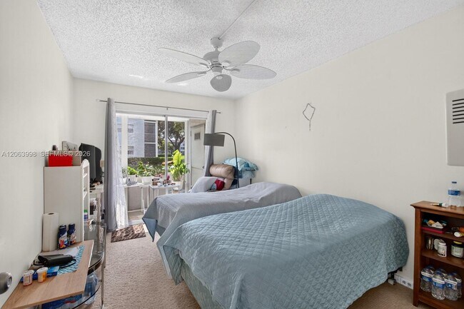 Building Photo - 14 Preston Way