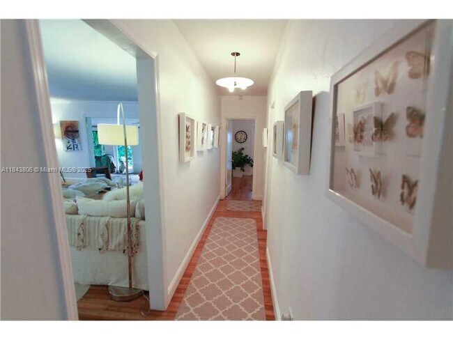 Building Photo - 415 Bargello Ave