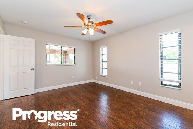 Building Photo - 25353 Doredo Dr