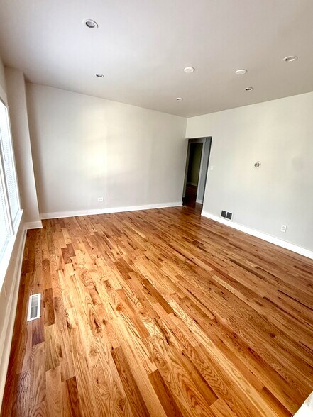 Living Room - 1801 Lyons St