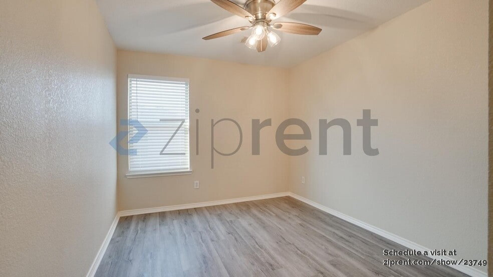 Building Photo - 2340 Aldergate Dr