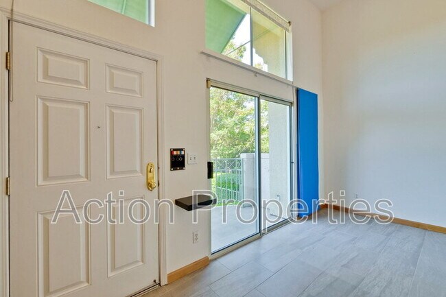 Building Photo - 158 Holly Ct