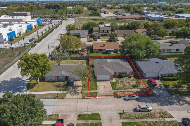 Building Photo - 9907 Towne Tower Ln