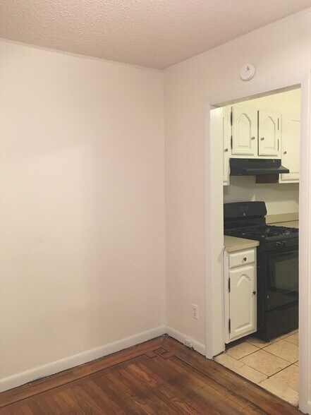 Building Photo - 1211 Alcott St