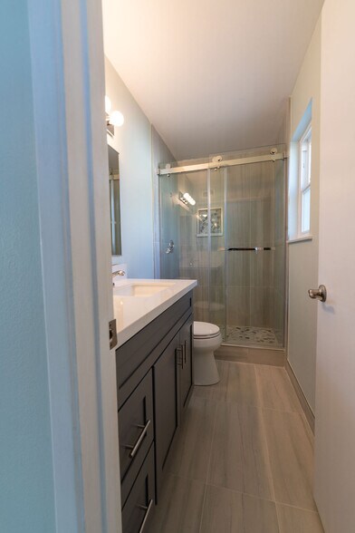 Building Photo - 16771 Glenhaven Ln
