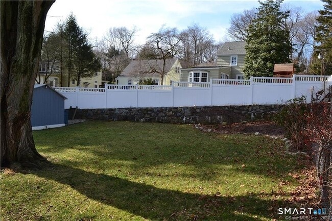 Building Photo - 71 Silvermine Ave