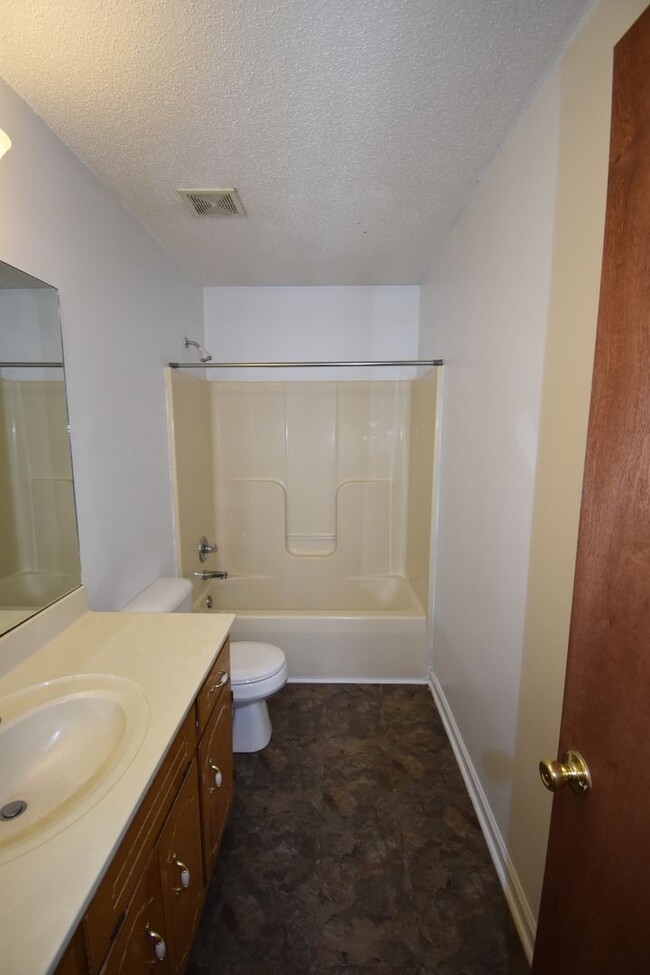 Building Photo - 3 Bedroom Pet Friendly Home For Rent Near ...