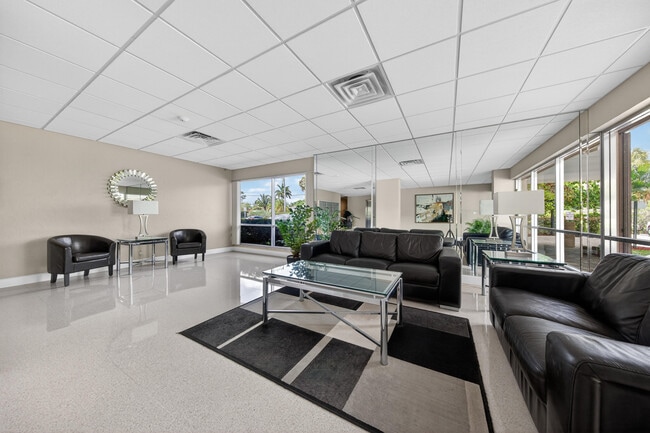 Building Photo - 1831 NE 38th St