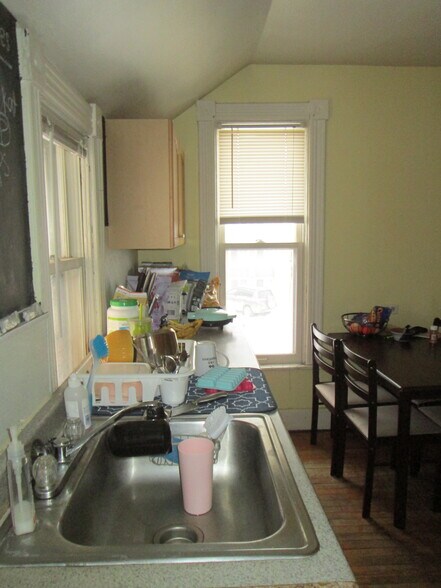 Kitchen - 1425 6th St SE