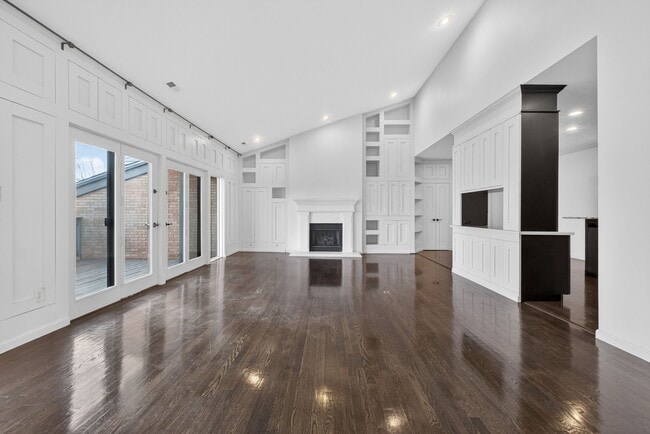 Building Photo - 155 N Hanley Rd