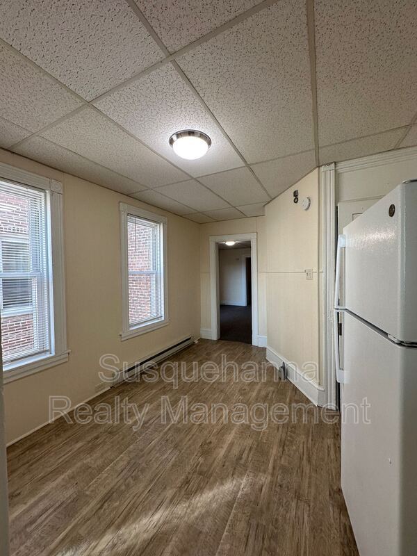 Building Photo - 342 N Mulberry St