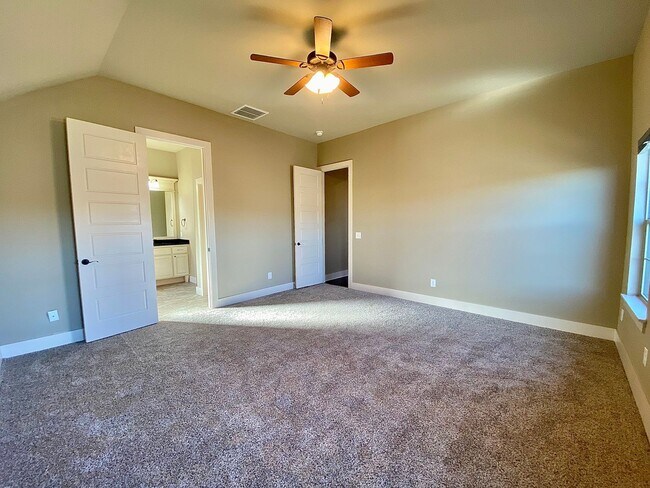 Building Photo - 2011 Allora Ct
