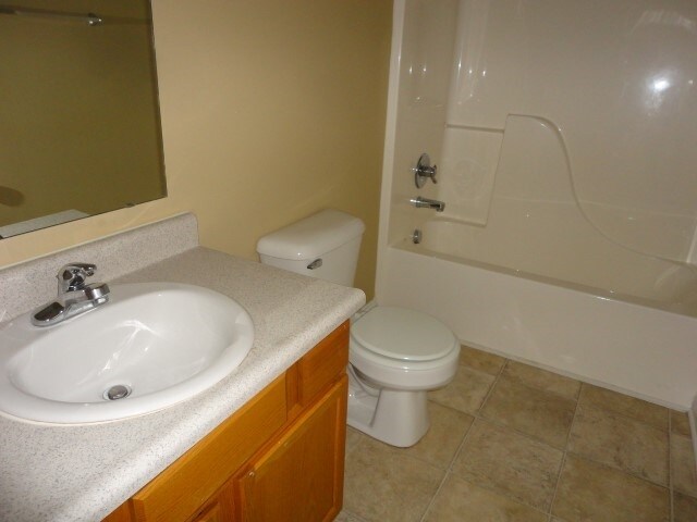 Building Photo - 960 Foxtail Ct