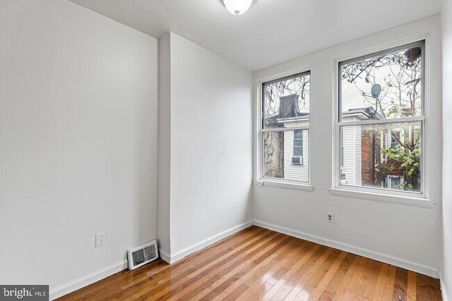 Building Photo - 1824 N Taney St