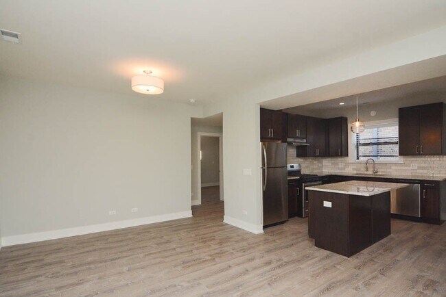 Building Photo - 919 Crain St