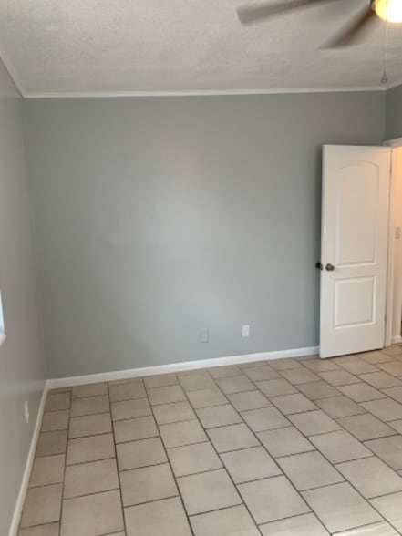 Building Photo - 774 Acosta St