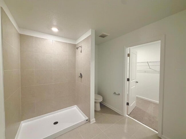 Building Photo - 2110 Chris Dr