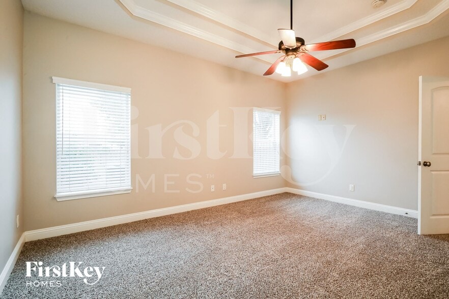 Building Photo - 14728 Falling Waters Dr