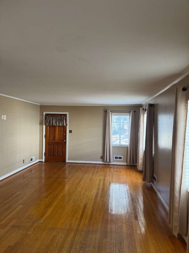 Building Photo - "Charming 3-Bedroom Retreat in Birmingham - Spacious 1920 Sq. Ft. Home on Red Lane Drive!"