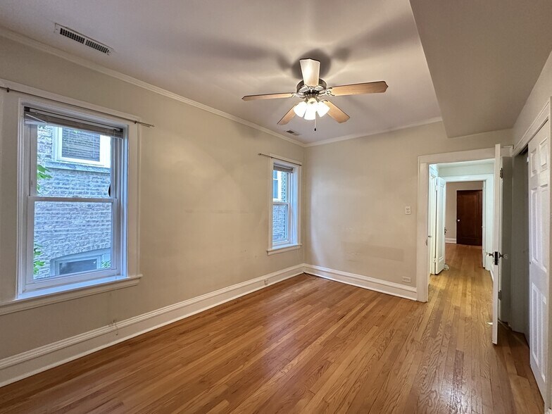 Building Photo - 2619 W Greenleaf Ave